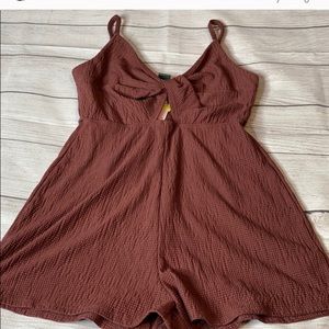 Small merlot keyhole romper nwt